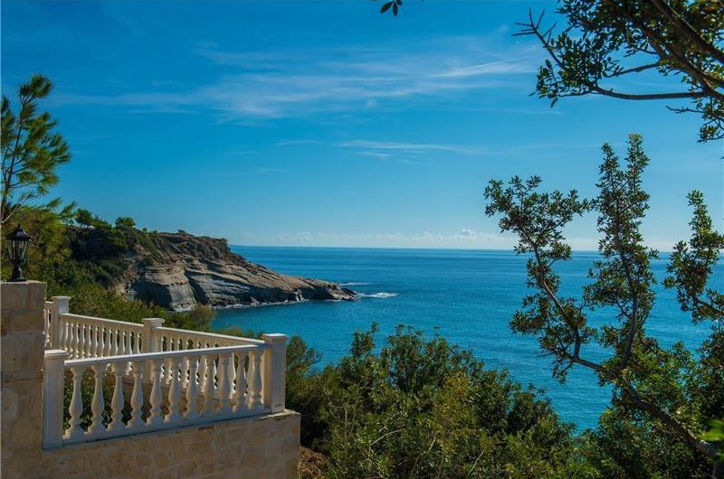 8 bedroom luxury villa with pool near Koutsounari, sleeps 16