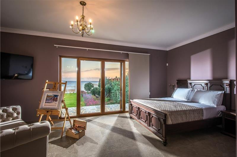 8 bedroom luxury villa with pool near Koutsounari, sleeps 16