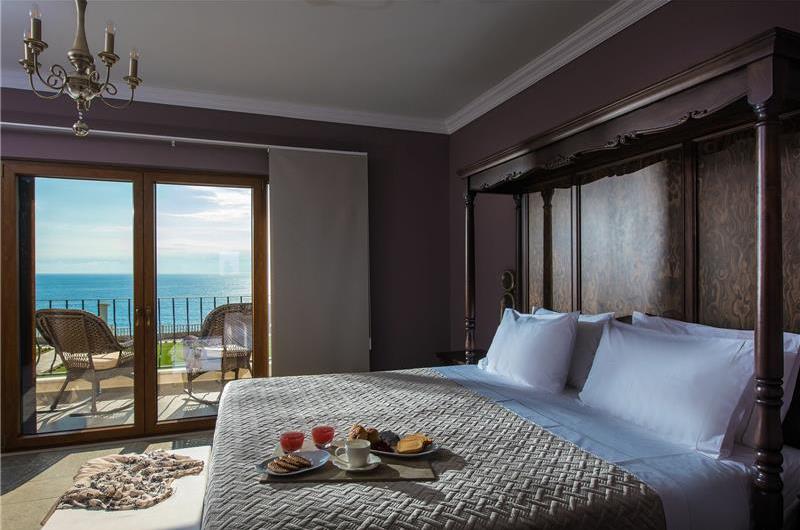 8 bedroom luxury villa with pool near Koutsounari, sleeps 16