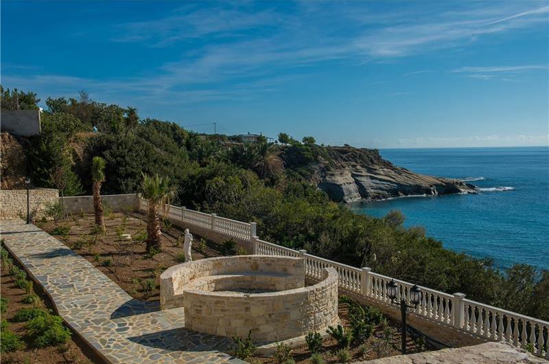 8 bedroom luxury villa with pool near Koutsounari, sleeps 16