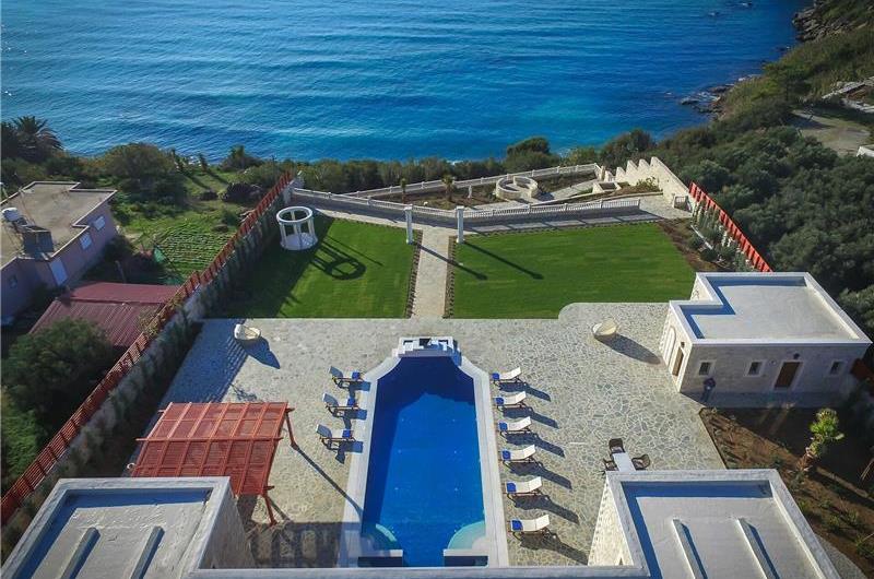 8 bedroom luxury villa with pool near Koutsounari, sleeps 16