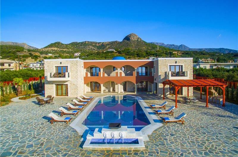 8 bedroom luxury villa with pool near Koutsounari, sleeps 16