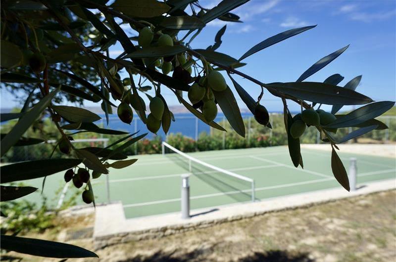 5 bedroom luxury villa with infinity pool, sea views and tennis court near Chania, sleeps 10