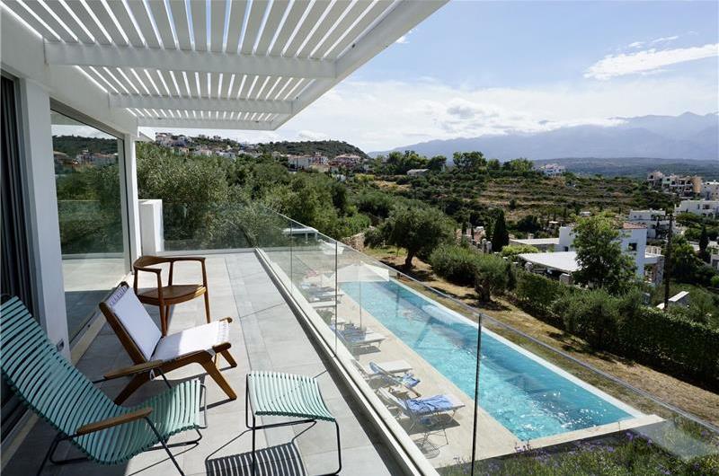 5 bedroom luxury villa with infinity pool, sea views and tennis court near Chania, sleeps 10