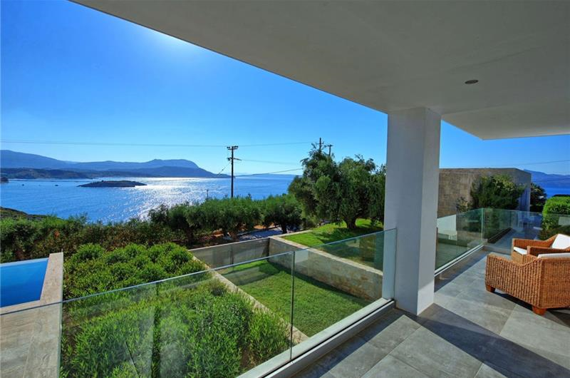 5 bedroom luxury villa with infinity pool, sea views and tennis court near Chania, sleeps 10