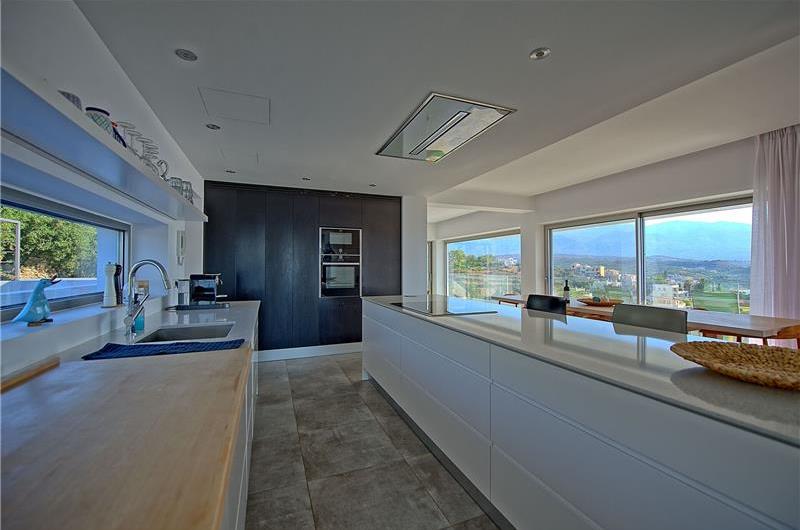 5 bedroom luxury villa with infinity pool, sea views and tennis court near Chania, sleeps 10