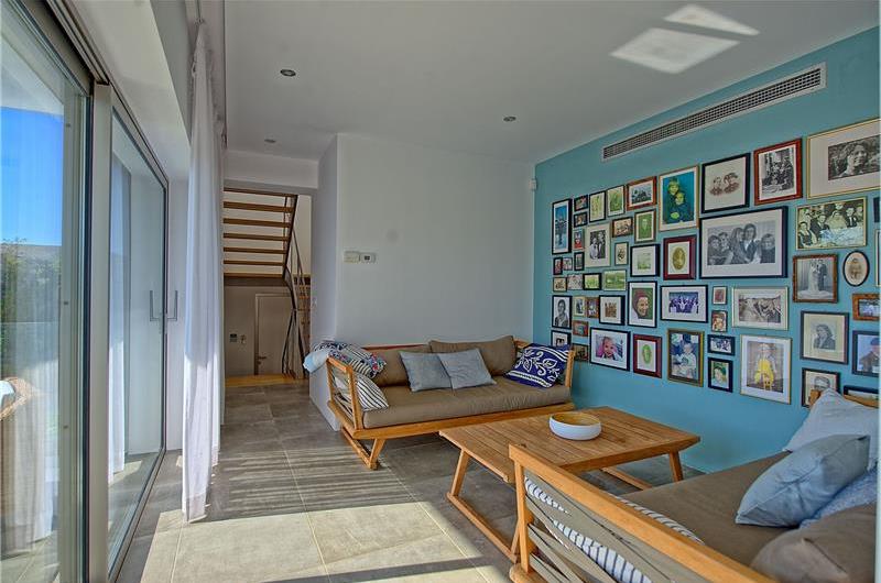 5 bedroom luxury villa with infinity pool, sea views and tennis court near Chania, sleeps 10