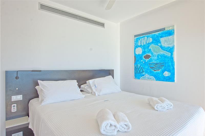 5 bedroom luxury villa with infinity pool, sea views and tennis court near Chania, sleeps 10