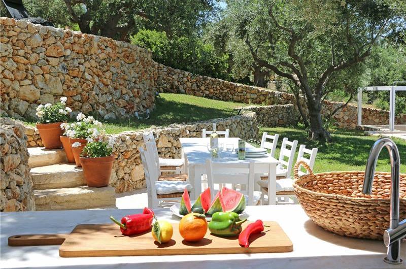 5 bedroom luxury villa with infinity pool, sea views and tennis court near Chania, sleeps 10