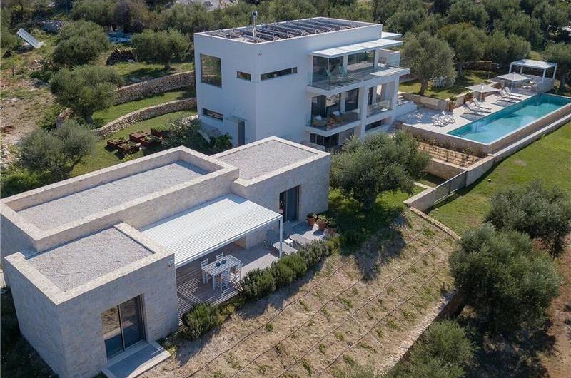 5 bedroom luxury villa with infinity pool, sea views and tennis court near Chania, sleeps 10