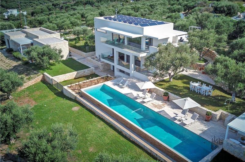 5 bedroom luxury villa with infinity pool, sea views and tennis court near Chania, sleeps 10