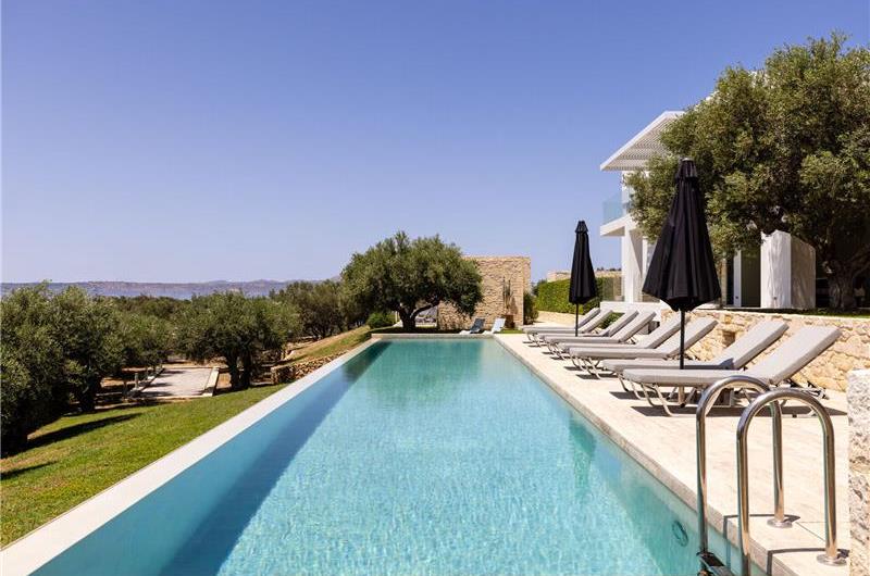 5 bedroom luxury villa with infinity pool, sea views and tennis court near Chania, sleeps 10