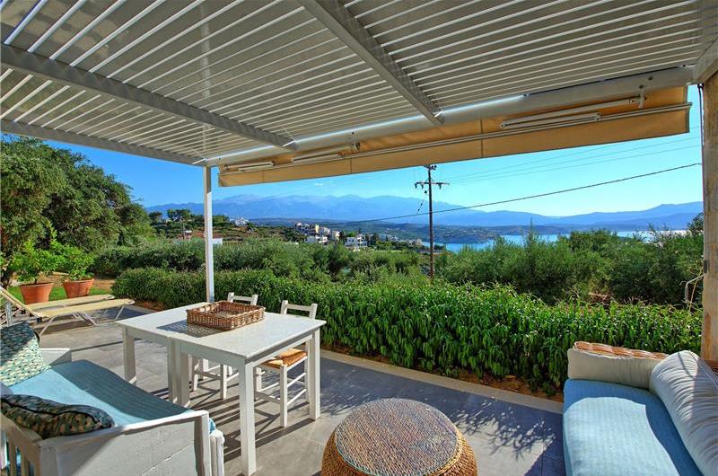 5 bedroom luxury villa with infinity pool, sea views and tennis court near Chania, sleeps 10