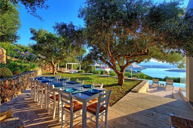 5 bedroom luxury villa with infinity pool, sea views and tennis court near Chania, sleeps 10