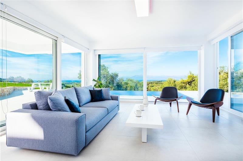 4 bedroom villa with pool and sea view in Perithia, Corfu, sleeps 9