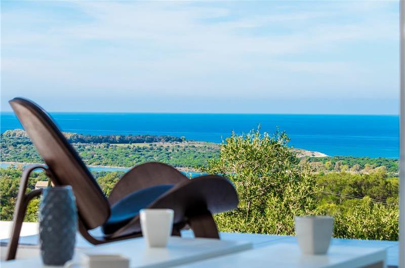 4 bedroom villa with infinity pool and sea view in Perithia, Corfu, sleeps 9