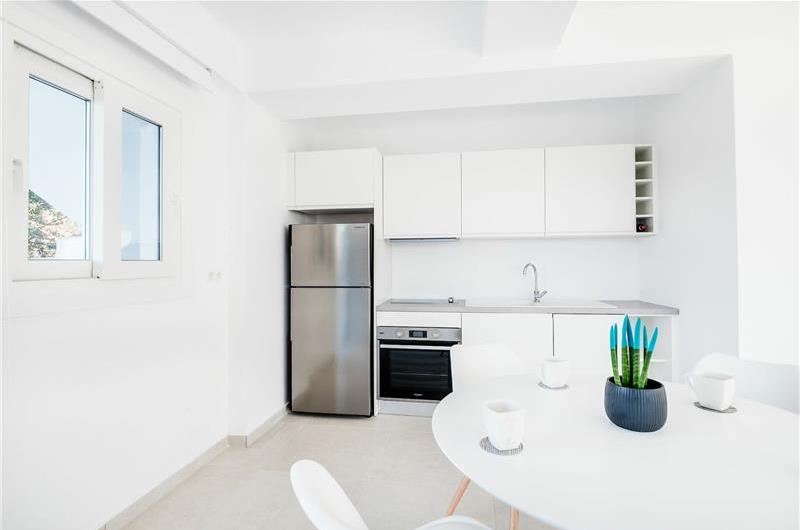 4 bedroom villa with infinity pool and sea view in Perithia, Corfu, sleeps 9