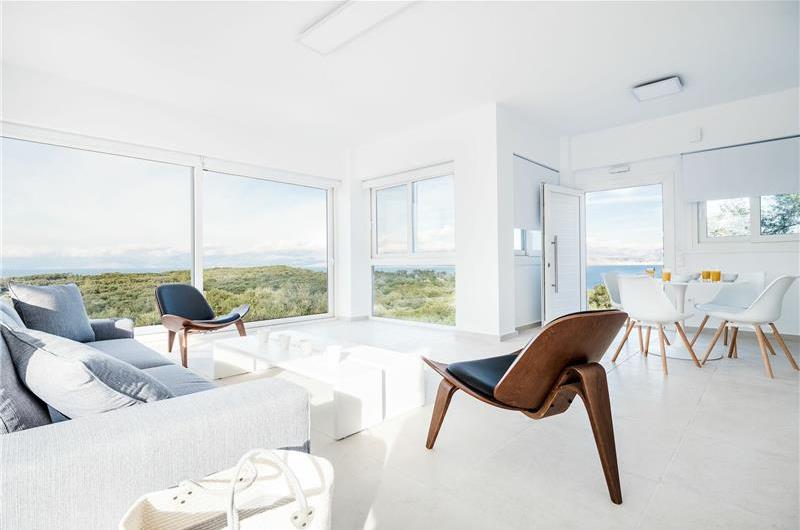 4 bedroom villa with infinity pool and sea view in Perithia, Corfu, sleeps 9