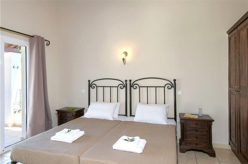 3 bedroom villa with heated pool in Kassiopi, Corfu, sleeps 6