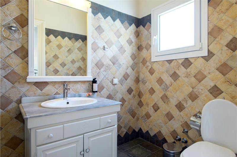 3 bedroom villa with heated pool in Kassiopi, Corfu, sleeps 6