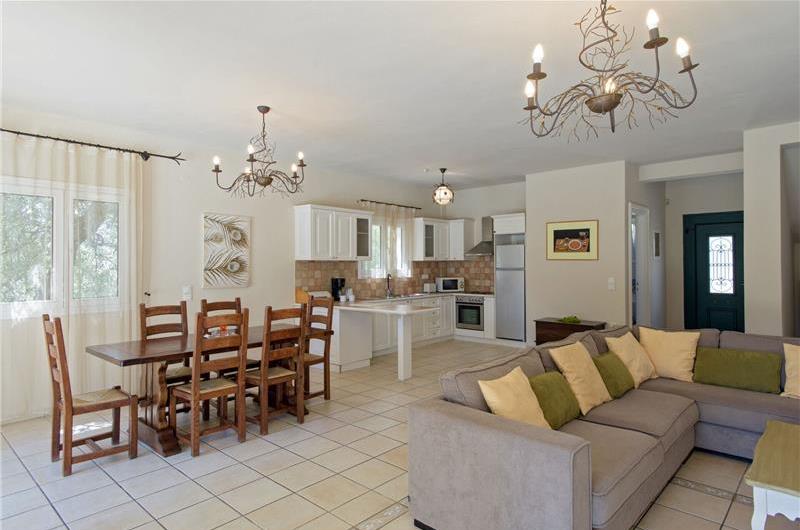 3 bedroom villa with heated pool in Kassiopi, Corfu, sleeps 6