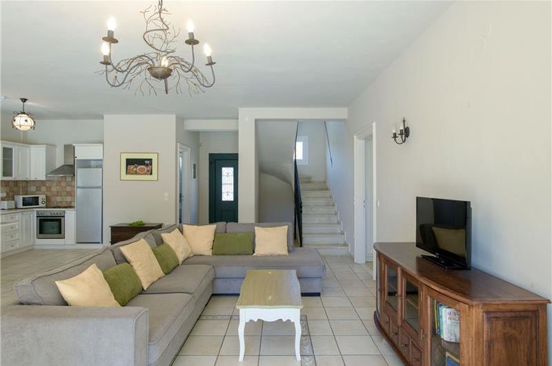 3 bedroom villa with heated pool in Kassiopi, Corfu, sleeps 6