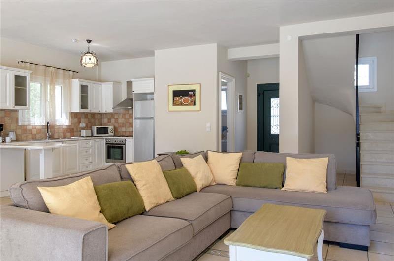 3 bedroom villa with heated pool in Kassiopi, Corfu, sleeps 6