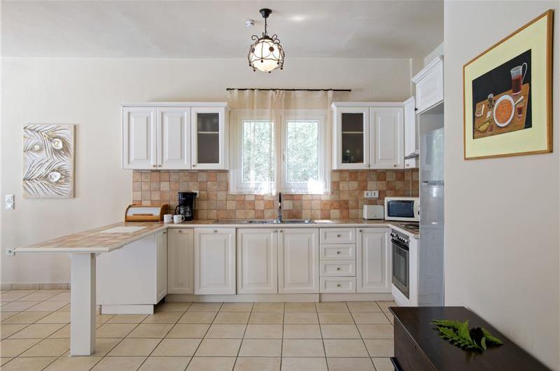 3 bedroom villa with heated pool in Kassiopi, Corfu, sleeps 6