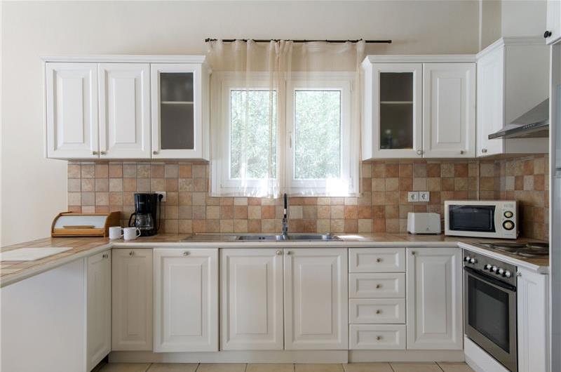 3 bedroom villa with heated pool in Kassiopi, Corfu, sleeps 6