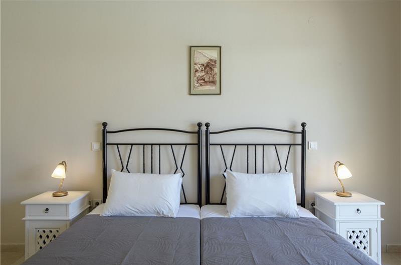 3 bedroom villa with heated pool in Kassiopi, Corfu, sleeps 6