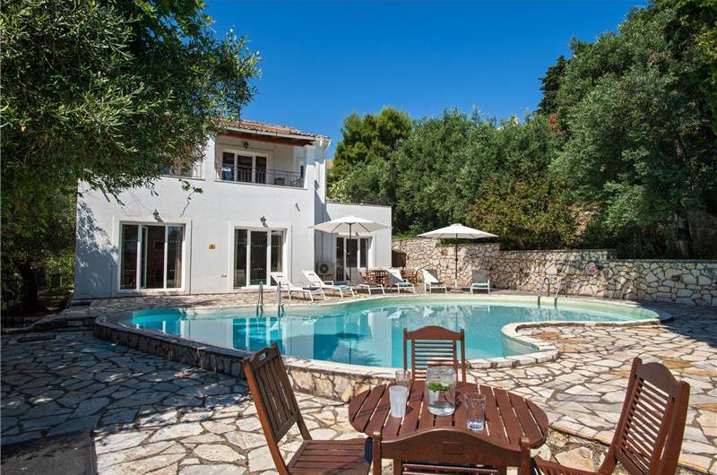 3 bedroom villa with heated pool in Kassiopi, Corfu, sleeps 6