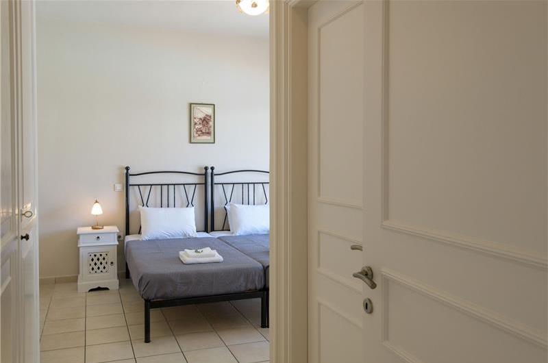 3 bedroom villa with heated pool in Kassiopi, Corfu, sleeps 6