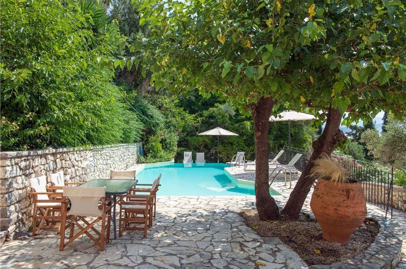 3 bedroom villa with heated pool in Kassiopi, Corfu, sleeps 6