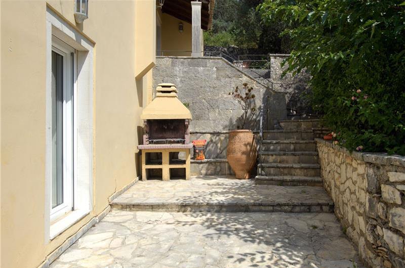 3 bedroom villa with heated pool in Kassiopi, Corfu, sleeps 6