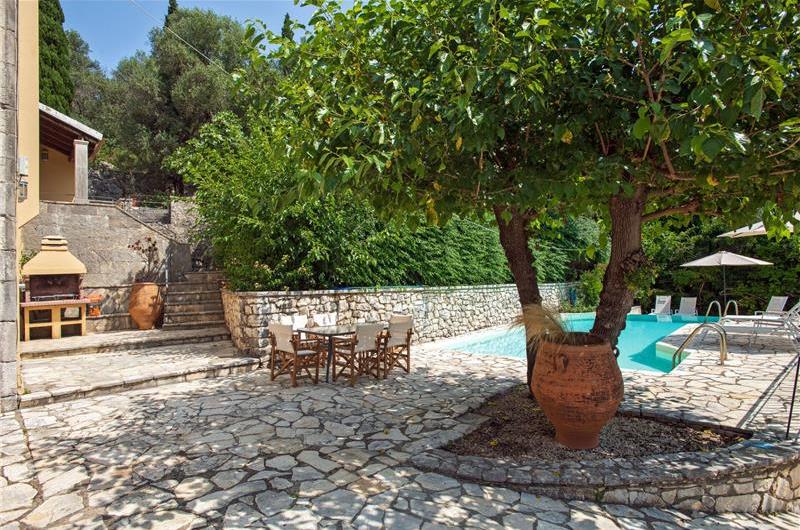3 bedroom villa with heated pool in Kassiopi, Corfu, sleeps 6