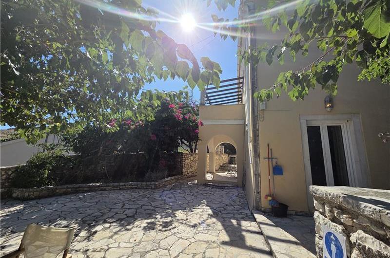 3 bedroom villa with heated pool in Kassiopi, Corfu, sleeps 6