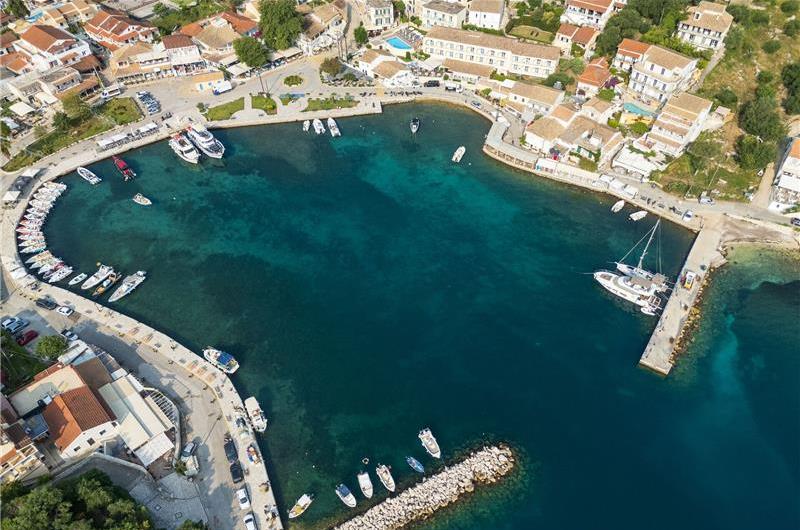 3 bedroom villa with heated pool in Kassiopi, Corfu, sleeps 6