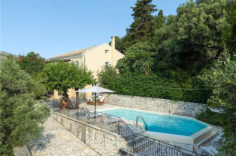 3 bedroom villa with heated pool in Kassiopi, Corfu, sleeps 6