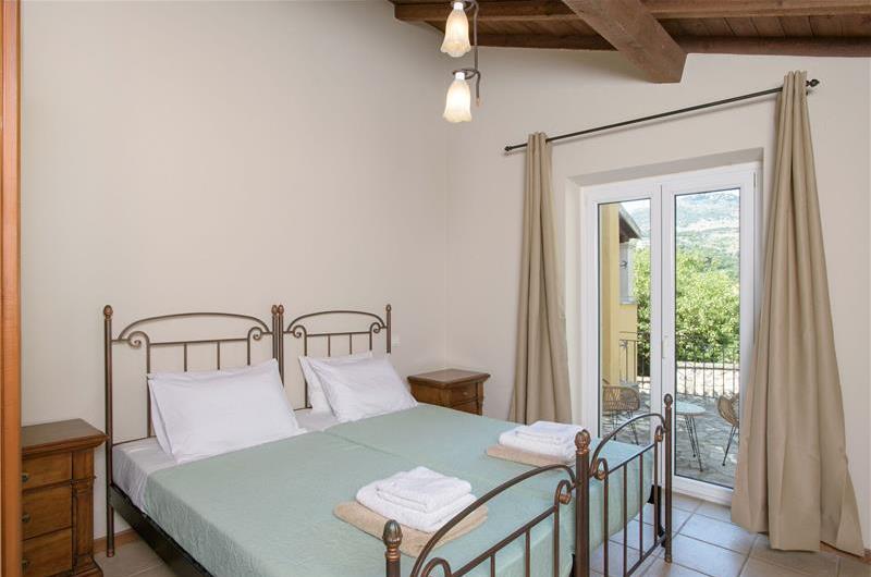 3 bedroom villa with heated pool in Kassiopi, Corfu, sleeps 6