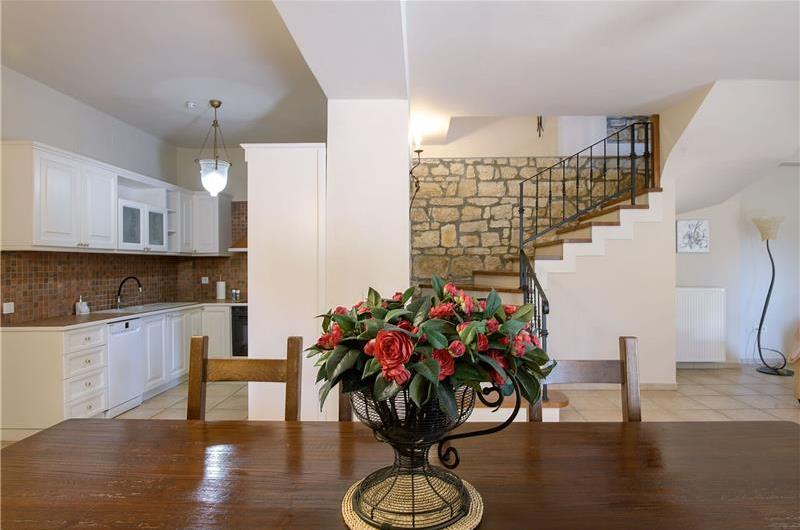 3 bedroom villa with heated pool in Kassiopi, Corfu, sleeps 6