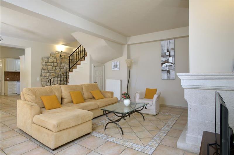 3 bedroom villa with heated pool in Kassiopi, Corfu, sleeps 6