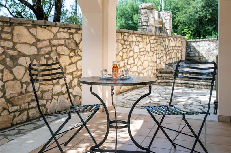 3 bedroom villa with heated pool in Kassiopi, Corfu, sleeps 6