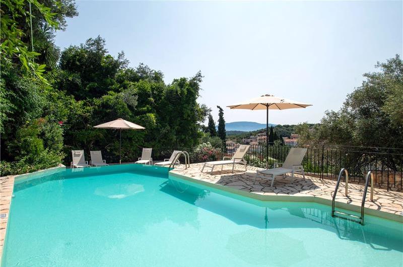 3 bedroom villa with heated pool in Kassiopi, Corfu, sleeps 6