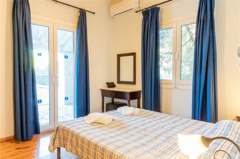 3 bedroom villa with pool in Kassiopi, Corfu, sleeps 6