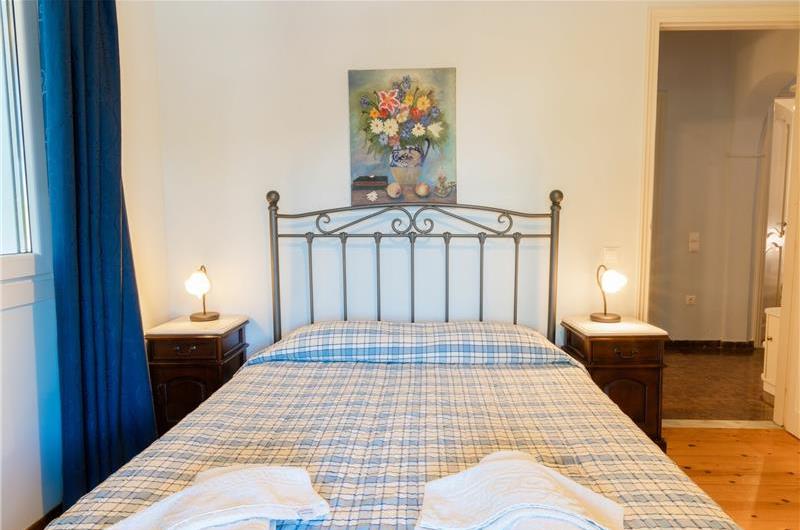 3 bedroom villa with pool in Kassiopi, Corfu, sleeps 6