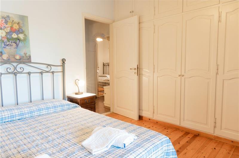 3 bedroom villa with pool in Kassiopi, Corfu, sleeps 6