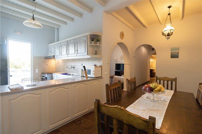 3 bedroom villa with pool in Kassiopi, Corfu, sleeps 6