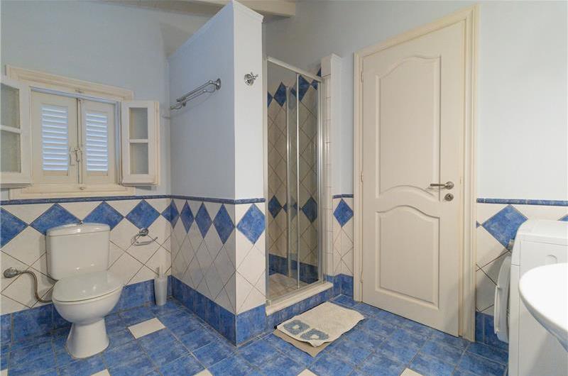 3 bedroom villa with pool in Kassiopi, Corfu, sleeps 6