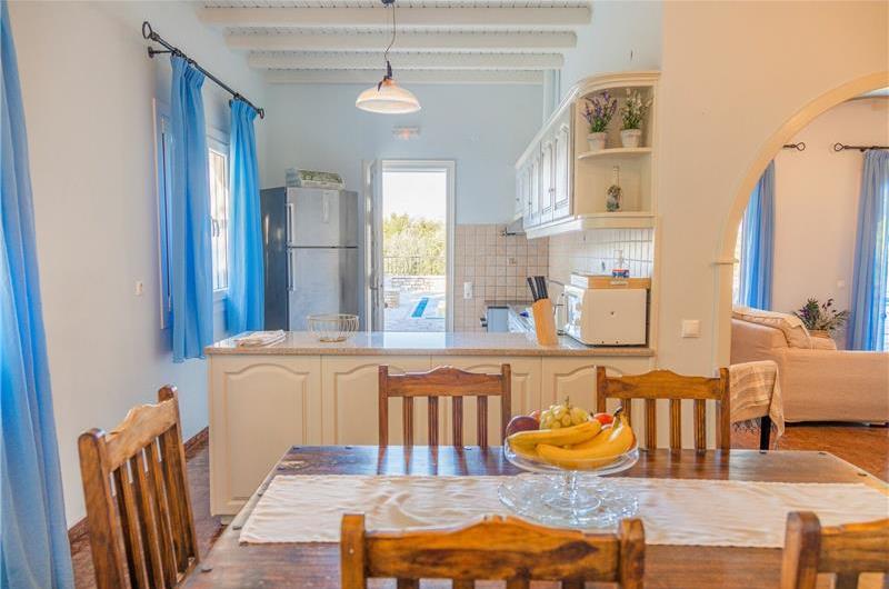 3 bedroom villa with pool in Kassiopi, Corfu, sleeps 6