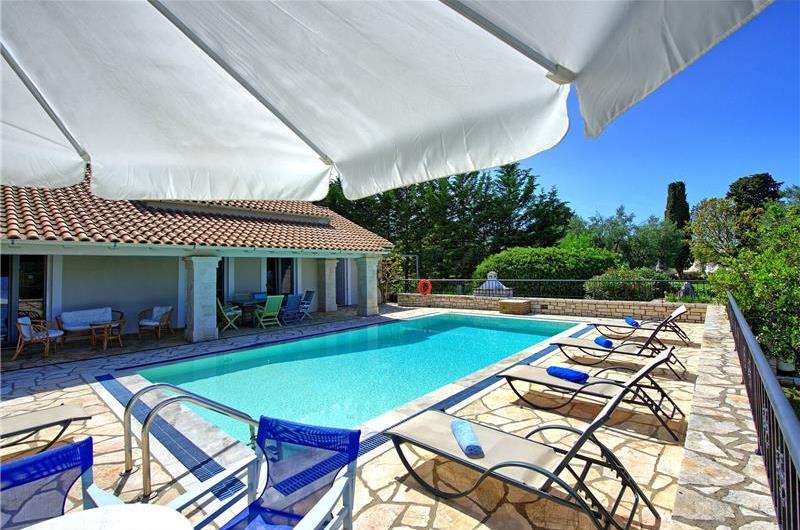 3 bedroom villa with pool in Kassiopi, Corfu, sleeps 6